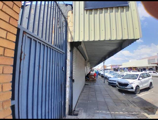 1,676M² BUILDING FOR SALE IN RUSTENBURG CENTRAL